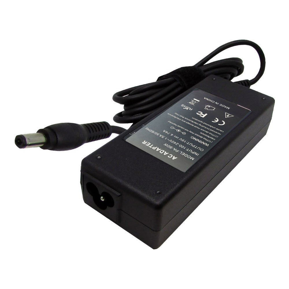 UAD-90W-03 Univerzalni Laptop Adapter 90W sa 30 Konektora – Sve u Jednom Rešenje